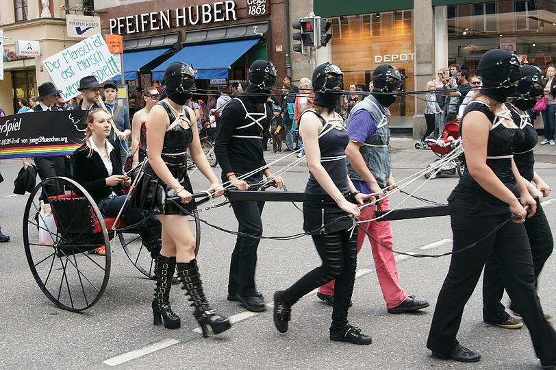 Sehen Sie hier die besten Bilder vom CSD in München.