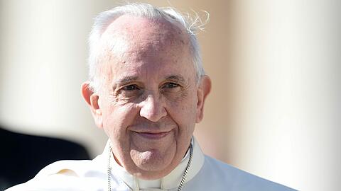 "Niemals haben wir unser gemeinsames Haus so schlecht behandelt und verletzt wie in den letzten beiden Jahrhunderten", erklärt der Papst in seinem Weltrundschreiben "Laudato si".