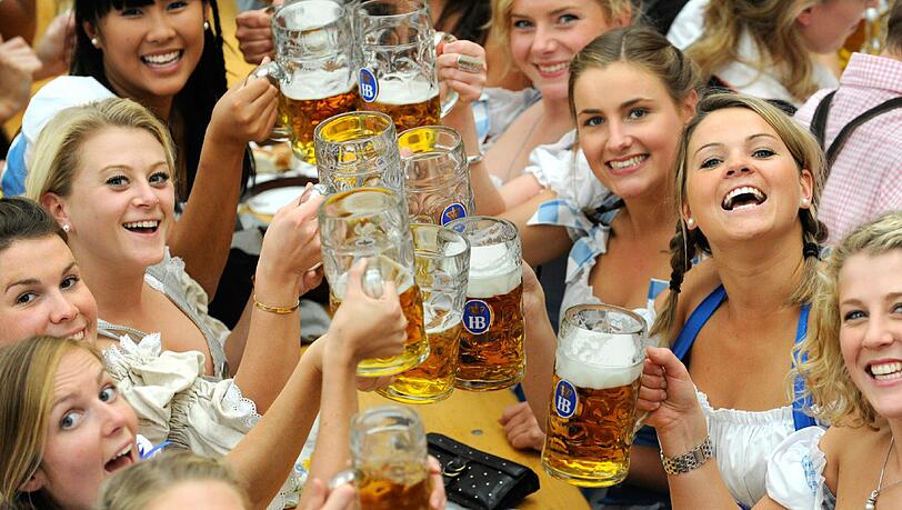 Die deutschen Wiesn-Besucher haben eine klare Präferenz, welche Nation im Bierzelt neben ihnen sitzen soll Die deutschen Wiesn-Besucher haben eine klare Präferenz, welche Nation im Bierzelt neben ihnen sitzen soll
