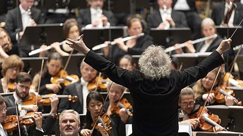 Simon Rattlke dirigiert die "Gurre-Lieder".