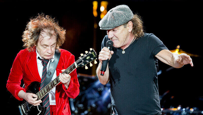 Geben zwei Konzerte in München (v.l.): Brian Johnson und Angus Young von AC/DC. Geben zwei Konzerte in München (v.l.): Brian Johnson und Angus Young von AC/DC.