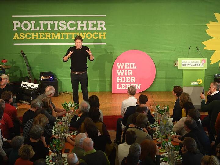 Robert Habeck, Bundesvorsitzender von Bündnis 90/Die Grünen, beim Politischen Aschermittwoch. Foto: Tobias Hase/dpa