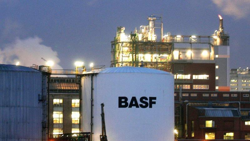 Der Chemiekonzern BASF will seine Bauchemie-Sparte noch bis Ende des Jahres verkaufen. Der Chemiekonzern BASF will seine Bauchemie-Sparte noch bis Ende des Jahres verkaufen.
