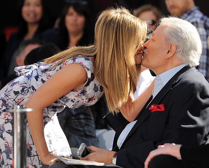 Der 2462. Stern auf dem Walk of Fame ehrt die Schauspielerin Jennifer Aniston. Die Bilder von der Zeremonie am Mittwoch.