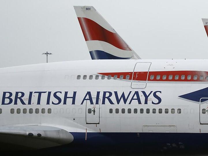 Die Fluggesellschaft British Airways setzt vorerst alle Flüge nach Kairo wegen Sicherheitsbedenken für mindestens sieben Tage aus.