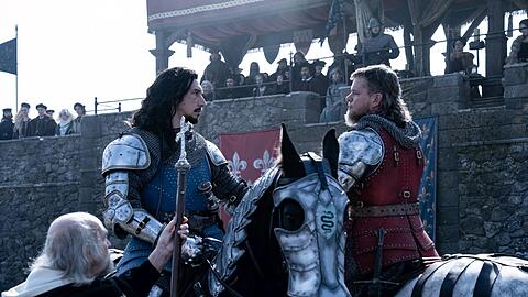 Adam Driver als Jacques LeGris und Matt Damon als Jean de Carrouges in "The last Duel".