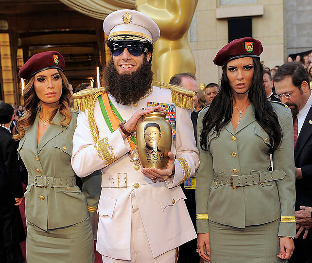 Selbstverständlich handelte es sich bei dem Auftritt um eine mit den Veranstaltern der Academy Awards ausgeklüngelte PR-Aktion für Cohens neuen Streifen. Der Film &bdquo;Der Diktator&ldquo; kommt im Mai in die Kinos. Darin spielt Baron Cohen die
Hauptrolle des vollbärtigen Herrschers General Aladeen. Bei den Oscars war Cohen zugegen, da er eine Nebenrolle in Martin Scorseses Film &bdquo;Hugo Cabret&ldquo; spielte, der elf Mal für den Oscar nominiert war.