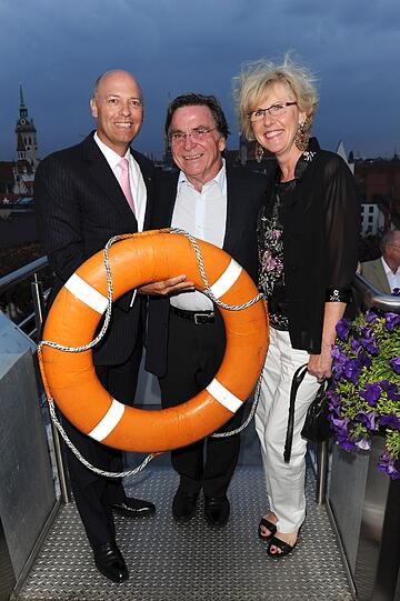 Direktor Hotel Mandarin Oriental Lars Wagner, Elmar und Anita Wepper.