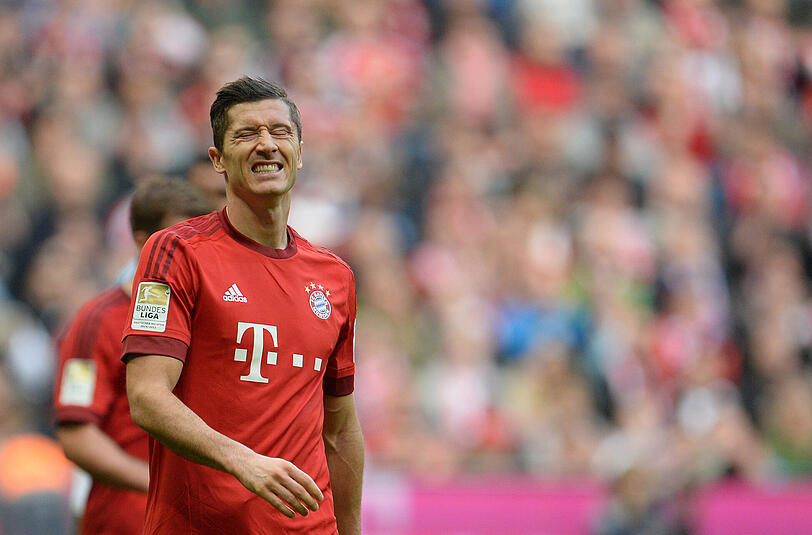 Robert Lewandowski beim Spiel gegen Schalke 04.