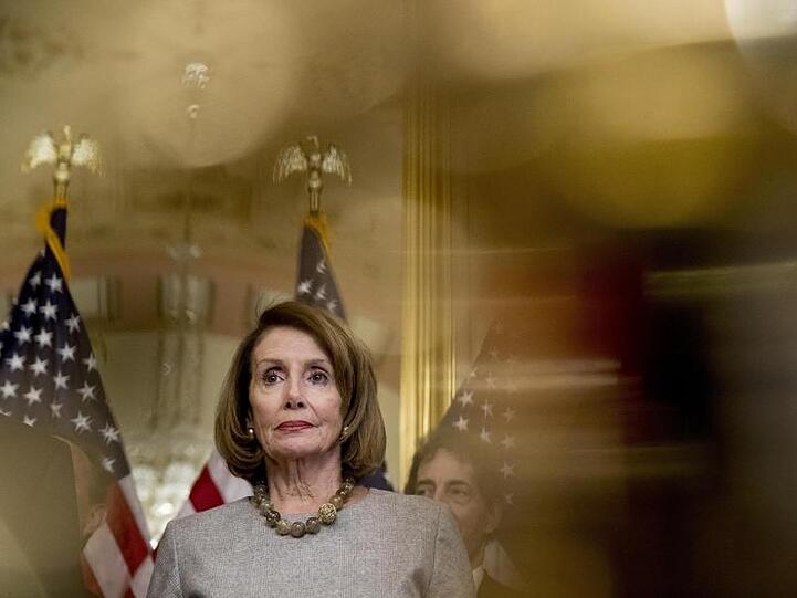 Die Frontfrau der Demokraten im Repräsentantenhaus ist Nancy Pelosi aus Kalifornien.
