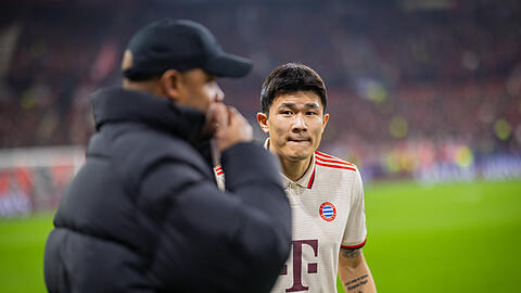 Min-jae Kim (re.) steht Vincent Kompany vorerst nicht zur Verfügung.