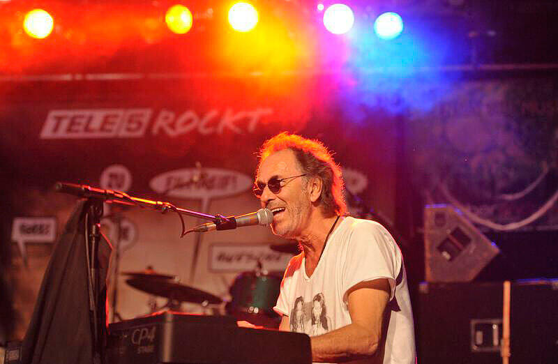 Hugo Egon Balder am Keyboard