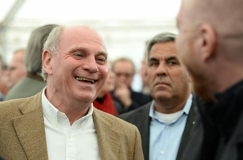 Gute Laune bei Uli Hoeneß: Die Bilder von der Grundsteinlegung für das Nachwuchsleistungszentrum am Freitag.