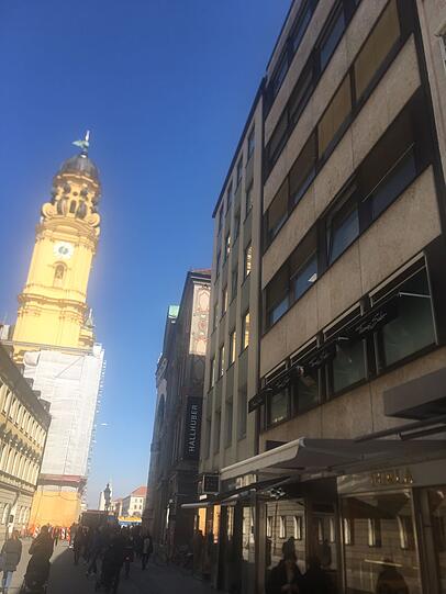 Der neue Salon eröffnet mitten in der Theatinerstraße