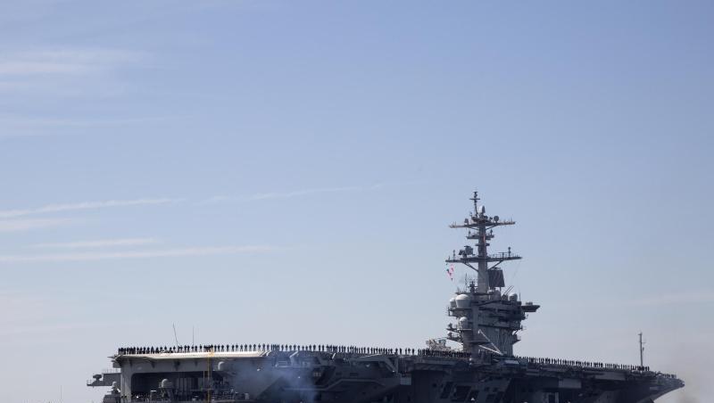 Der Flugzeugträger USS Abraham Lincoln in der Naval Station Norfolk. Der Flugzeugträger USS Abraham Lincoln in der Naval Station Norfolk.
