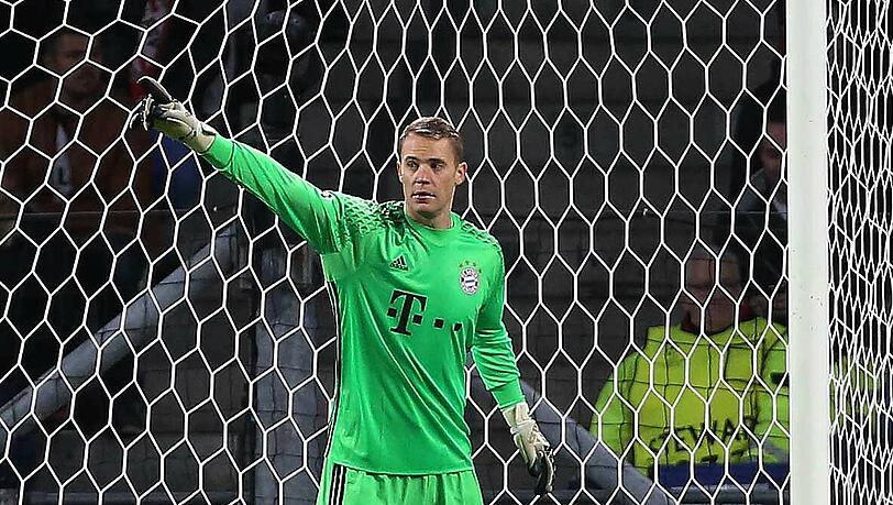 MANUEL NEUER, NOTE 3: Der Torhüter pariert den Flugkopfball von Pröpper prächtig, ist aber beim nachfolgenden Kopfball von Arias machtlos (14.). Unglücklich, weil das Tor klar Abseits war. MANUEL NEUER, NOTE 3: Der Torhüter pariert den Flugkopfball von Pröpper prächtig, ist aber beim nachfolgenden Kopfball von Arias machtlos (14.). Unglücklich, weil das Tor klar Abseits war.