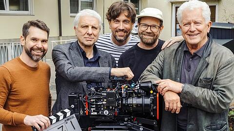 Mit der Doppelfolge "Unverg&auml;nglich" (AT) verabschieden sich Udo Wachtveitl (2.v.l.) und Miroslav Nemec (r.) als Sonntagskrimi-Ermittler.