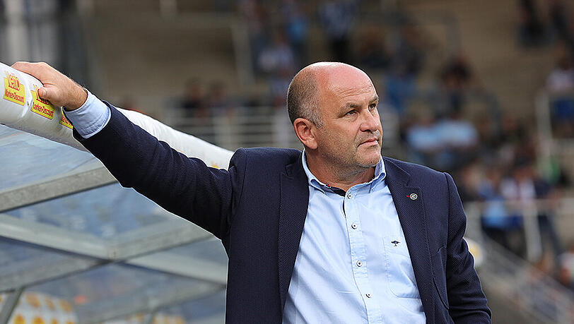 Christian Hochstätter, Sport-Vorstand beim VfL Bochum, hat seinen Vertrag erst kürzlich bis 2020 verlängert - ohne Ausstiegsklausel. Christian Hochstätter, Sport-Vorstand beim VfL Bochum, hat seinen Vertrag erst kürzlich bis 2020 verlängert - ohne Ausstiegsklausel.