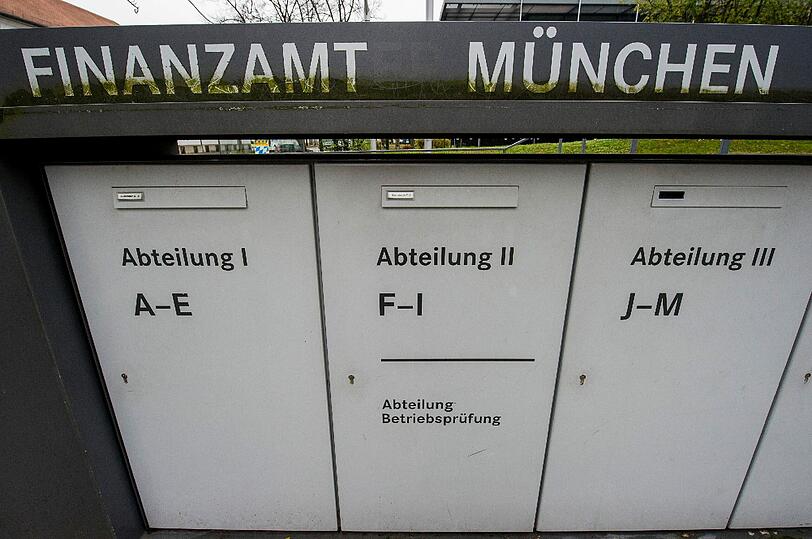 Nach dem spektakulären Bilderfund in München muss die Justiz ihre Steuerermittlungen gegen Cornelius Gurlitt möglicherweise einstellen. Gurlitt soll in Österreich für «bescheidene Einkünfte» Steuern gezahlt haben.