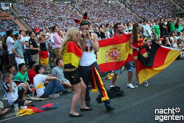 Public Viewing im Olympiastadion: So fieberten die Fans mit der deutschen Mannschaft.