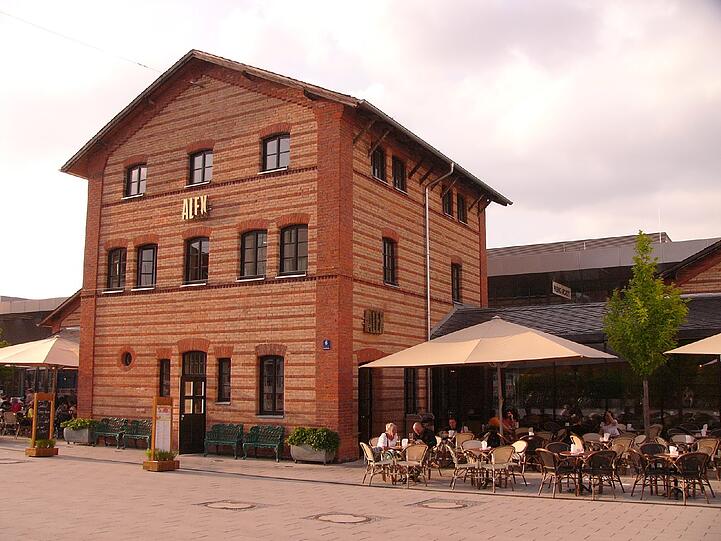 Viele historische und neue Gebäude bilden das heutige Viertel Pasing.