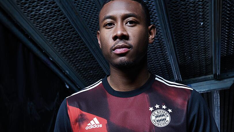 David Alaba im neuen Champions-League-Trikot des FC Bayern.