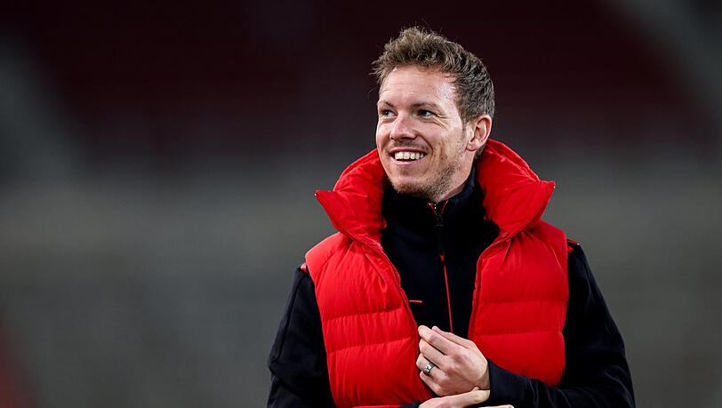 Lecker essen, dann wichteln, dann ein paar schöne Lieder singen: So wird Julian Nagelsmann Weihnachten mit seiner Familie begehen.