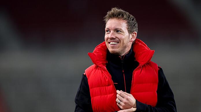 Lecker essen, dann wichteln, dann ein paar schöne Lieder singen: So wird Julian Nagelsmann Weihnachten mit seiner Familie begehen.