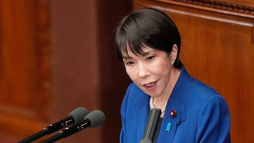 Japans erste Regierungschefin Takaichi hebt den Verteidigungsetat schneller an als bislang geplant. Japans erste Regierungschefin Takaichi hebt den Verteidigungsetat schneller an als bislang geplant.