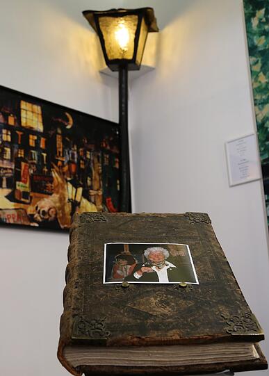 Das Buch in der Galerie Roucka