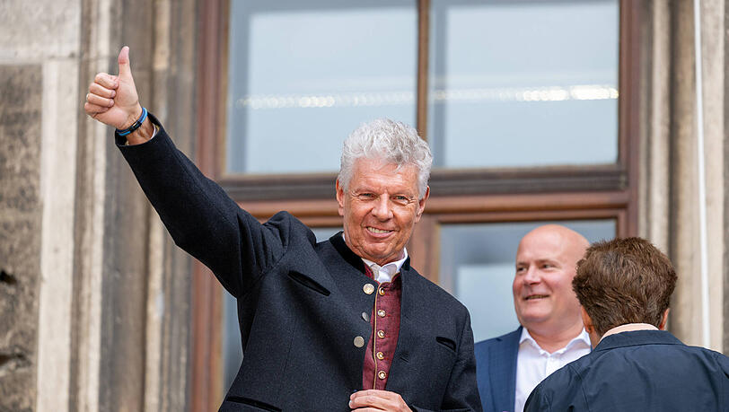 Oberbürgermeister Dieter Reiter (SPD) ist zu zahlreichen Terminen eingeladen. Und freilich hat er nicht immer Zeit. Über die Frage, wer ihn vertreten darf, ist im Stadtrat ein Streit entbrannt.