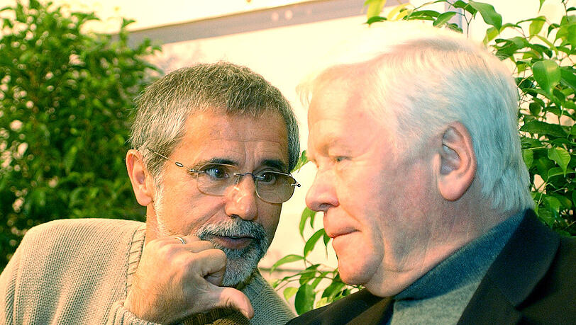 Helmut Haller (r., hier mit Gerd Müller) verstarb im Alter von 73 Jahren. Helmut Haller (r., hier mit Gerd Müller) verstarb im Alter von 73 Jahren.