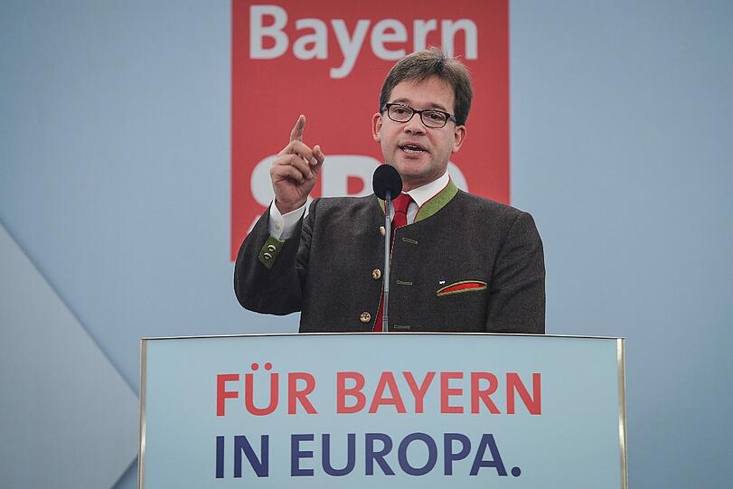 &bdquo;Es gibt kein Windrad in Bayern, das sich so schnell drehen kann
wie Horst Seehofer.&ldquo;

(SPD-Landeschef Florian Pronold in Vilshofen)