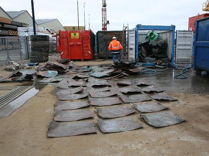 Kupferplatten fanden niederländische Bergungsexperten auf dem Boden der Nordsee. Foto: Niederländisches Kulturministerium/Archiv