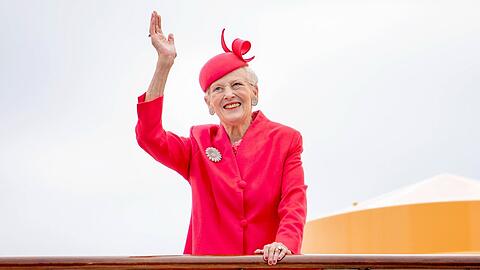 Königin Margrethe II. von Dänemark hat nach einer Rückenoperation ihren ersten öffentlichen Auftritt absolviert.