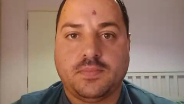 Dieser Mann wird wegen Geldwäsche gesucht.