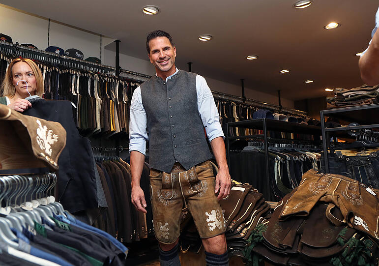 In seiner ersten eigenen Tracht: Sechzig-Trainer Patrick Glöckner.