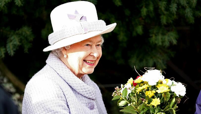 Die Queen hat ein straffes Programm in Deutschland zu absolvieren. Die Queen hat ein straffes Programm in Deutschland zu absolvieren.