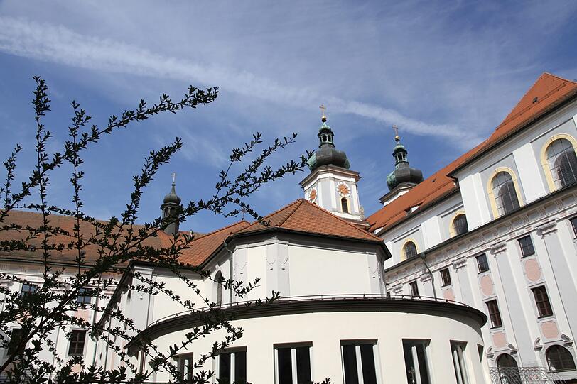 Uschi Dämmrich von Luttitz hat das Kloster Waldsassen besucht.