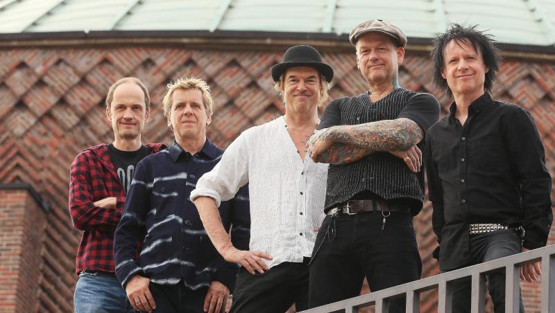 Die Düsseldorfer Punkband Die Toten Hosen mit Campino (mit Hut) ist noch gut dabei. Die Düsseldorfer Punkband Die Toten Hosen mit Campino (mit Hut) ist noch gut dabei.