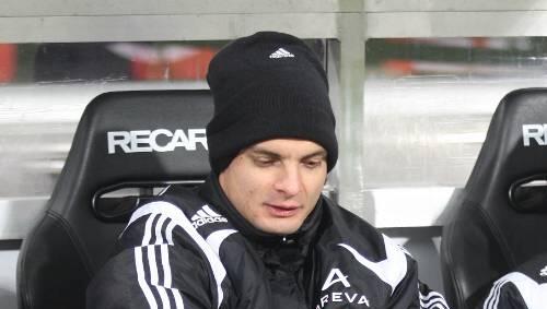 Vielleicht braucht Angelos Charisteas seine Pudelmütze, denn am Samstag, 3. Januar ist Trainingsauftakt beim Club im kalten Nürnberg und bislang kein Interessent in Sicht. Vielleicht braucht Angelos Charisteas seine Pudelmütze, denn am Samstag, 3. Januar ist Trainingsauftakt beim Club im kalten Nürnberg und bislang kein Interessent in Sicht.