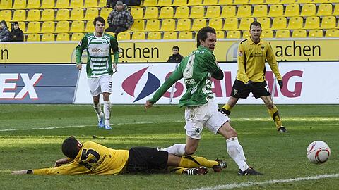 Das war sein bislang einziges Saison-Tor: Beim 2:2 in Aachen traf Stephan Fürstner zur Fürther 2:1-Führung.