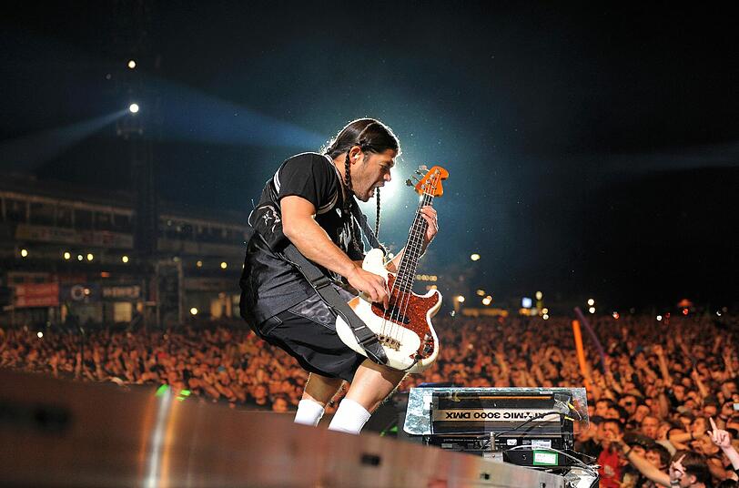Heiße Rocker, wilde Punks und johlende Fans - auf den beiden Festivals Rock im Park und Rock am Ring feierten über 100.000 Rockfans am Wochenende ihre Lieblingsband. Unter anderem mit dabei: Metallica, Die Toten Hosen, The Ting Tings und Rapper Cro.