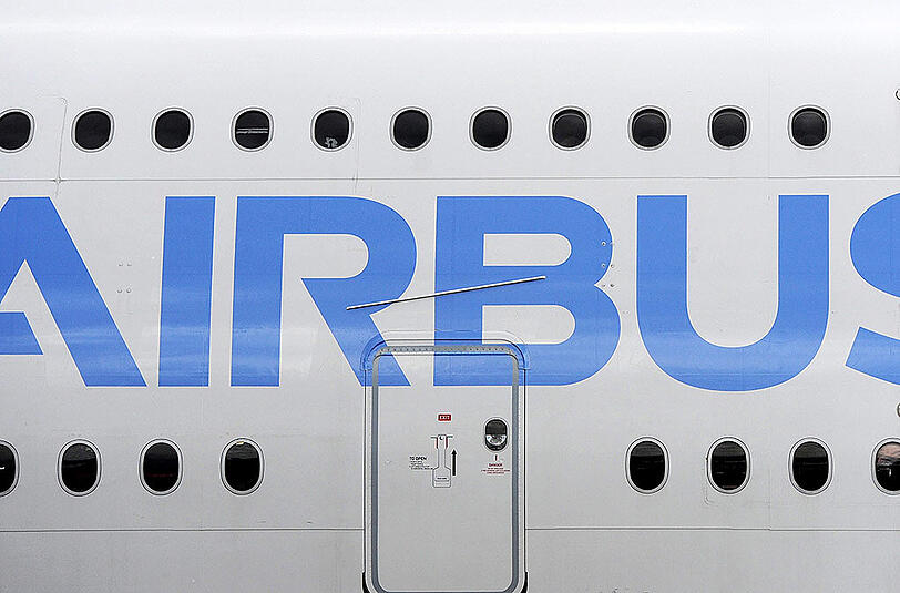 Die indische Billigflugairline will mehr als 100 Mittelstreckenjets von Boeing und Airbus bestellen. Die Nachfrage in Indien steigt, da sich immer mehr Menschen Flugreisen leisten können.