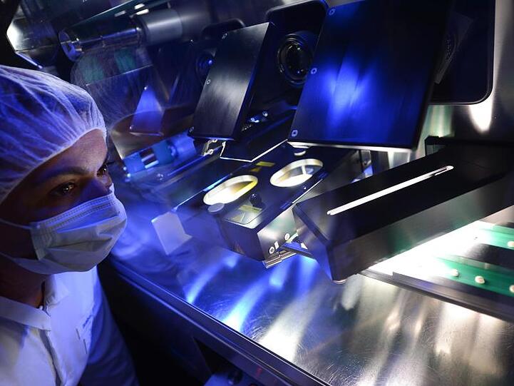 Produktion beim Pharma- und Chemieunternehmen Merck KGaA.