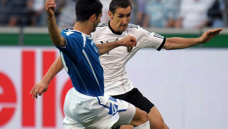 Der Stürmer von der traurigen Gestalt: Miroslav Klose dürfte sich aus der Stammelf gespielt haben. Der Stürmer von der traurigen Gestalt: Miroslav Klose dürfte sich aus der Stammelf gespielt haben.
