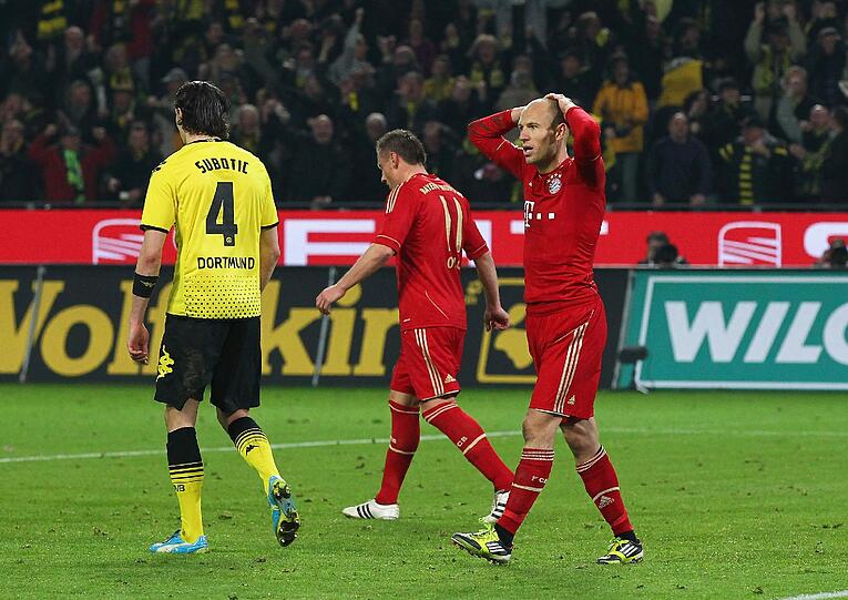 Es war das mit Spannung erwartete Gigantenduell, das vorgezogene Finale der Bundesliga - Dortmund gegen Bayern: die Bilder vom Spiel.