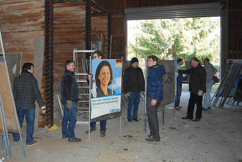 Nicht mehr ganz taufrisch: Das Ilse Aigner-Plakat.