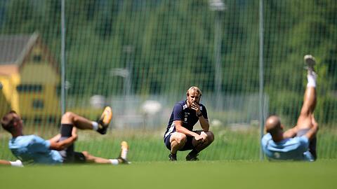 Schwitzen in der Vorbereitung: Trainer Daniel Bierofka, hier im letzten Trainingslager vergangenen Sommer in Obertraun/Österreich.