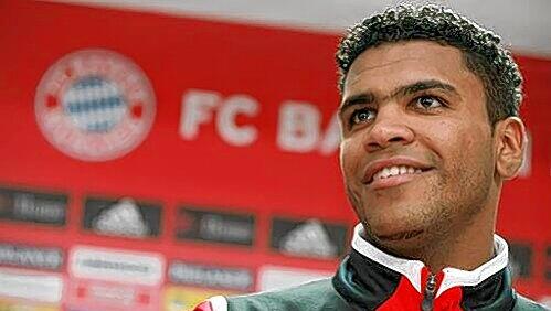 Der Blick ist für ein halbes Jahr auf den Club gerichtet: Bayerns Breno wird von den Bayern ausgeliehen. Der Blick ist für ein halbes Jahr auf den Club gerichtet: Bayerns Breno wird von den Bayern ausgeliehen.